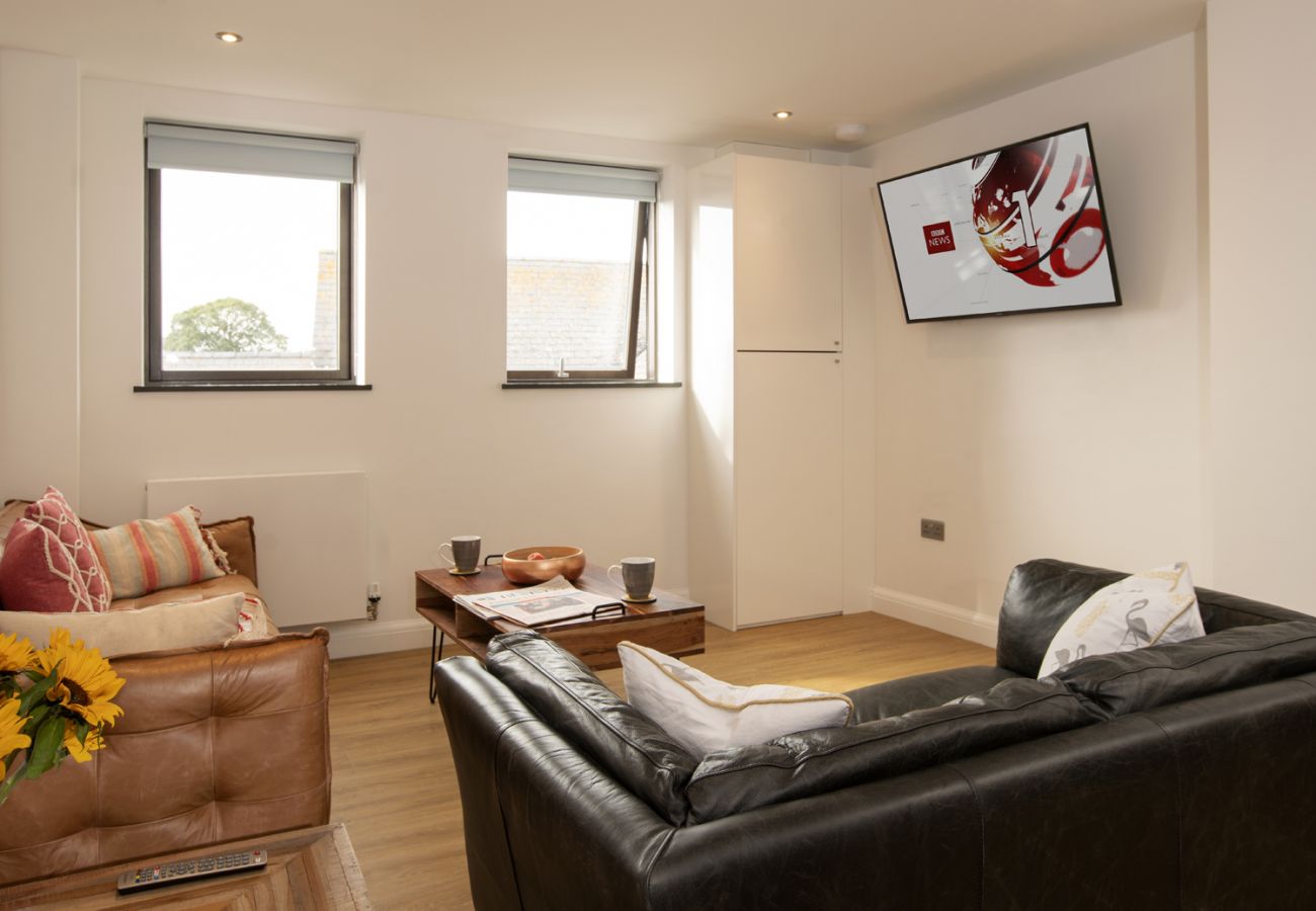 Apartment in Swindon - Bright 2 Bed Flat in the heart of Old Town Swindon